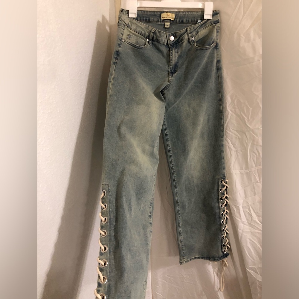 Austin Landing medium wash fade effect ankle side lace up jeans size 9 brand new